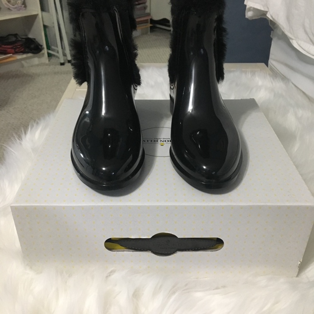 Black fall boots